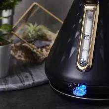 Swan Gatsby Pyramid Kettle (Black)